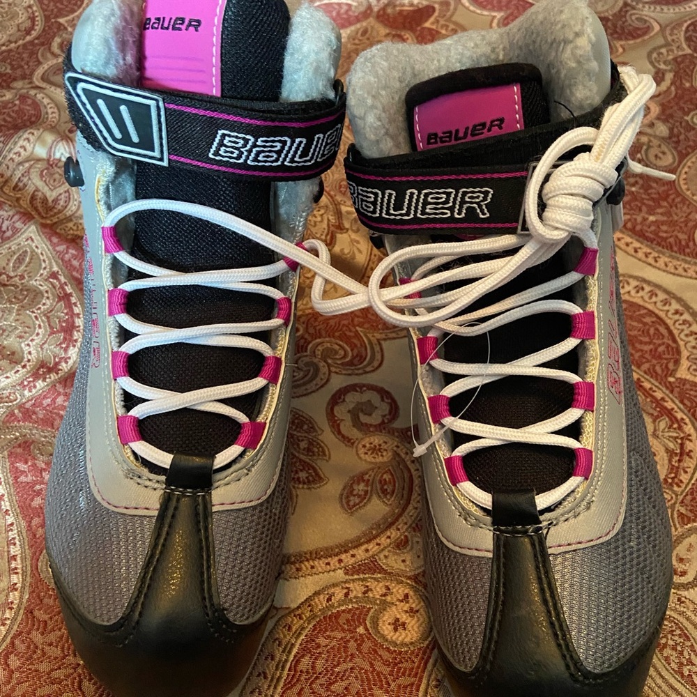 ladies Size 8 New never worn ladies skates